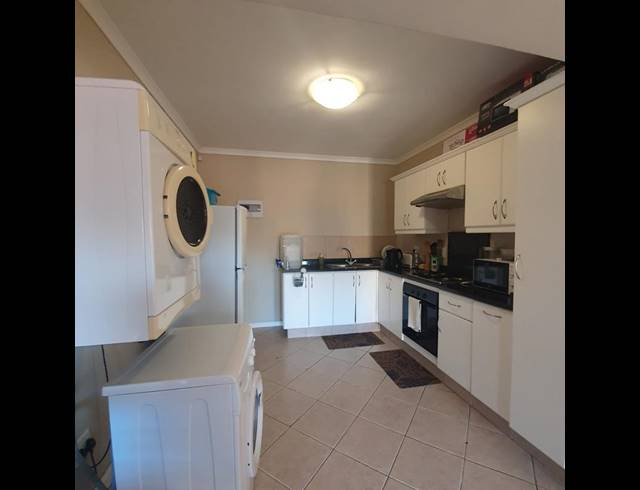 2 BEDROOM PROPERTY TO RENT IN WEST HILL
